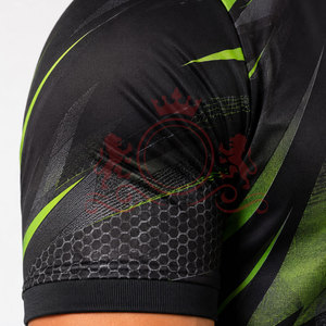Polo Premium à Motif Noir et Vert, Tissu Respirant, Coupe Confortable, Manches Courtes, Style Sportif Décontracté - Product Image 4