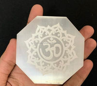 Sous-verre rond en sélénite naturelle fait main, plaque de chargement en cristal poli pour la décoration intérieure, vente en gros, cadeau, fourniture personnalisée de qualité supérieure