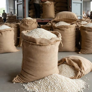 Graines de sésame blanches décortiquées authentiques de qualité supérieure, pureté 99,98 %, qualité alimentaire, qualité export, assaisonnement en vrac, provenance Gujarat, Inde - Product Image 1