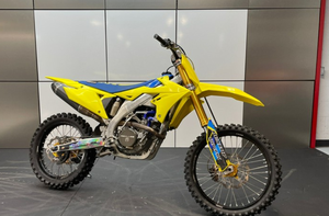 ขายตรงจากโรงงาน รถมอเตอร์ครอส Suzuki RM-Z250 ปี 2024 |   มอเตอร์ไซค์แข่ง 250 ซีซี 4 จังหวะ พร้อมระบบหัวฉีดอิเล็กทรอนิกส์ (EFI) และระบบกันสะเทือน KYB - Product Image 6