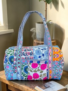 Bolsa de lona bohemia hecha a mano con estampado de bloques, bolsa de viaje vintage para mujer, bolsa de lona acolchada de algodón indio, tamaño personalizado aceptado. - Product Image 1