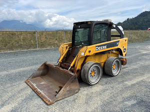 Cargadora Compacta 317 de 2006 con Cabina Cerrada, Máquina de Construcción de Alto Rendimiento - Product Image 6
