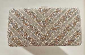 กระเป๋าคลัทช์ปักลายทำมือ ราคาประหยัด สวยเก๋สำหรับผู้หญิง เหมาะสำหรับงานแต่งงาน งานปาร์ตี้ และงานเทศกาล - Product Image 5