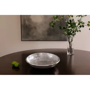 Cuenco de Metal Hecho a Mano, Diseño Redondo Minimalista con Patrón Grabado, para Centro de Mesa - Product Image 3