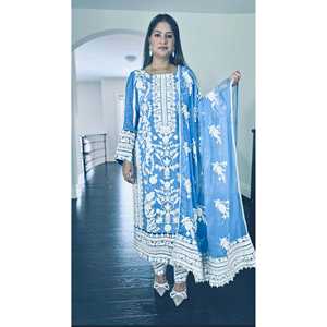 Haut de soirée brodé de créateur - Sarara et Dupatta pour robes de bal - Product Image 4