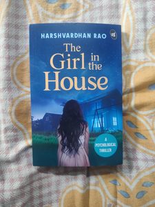 La chica en la casa de Harshvardhan Rao, libro de bolsillo, éxito de ventas, thriller psicológico - Product Image 1