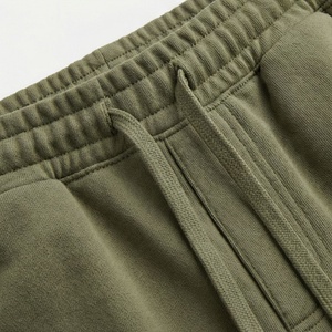 กางเกงขาสั้นผู้ชายผ้าแคนวาสโพลีเอสเตอร์/คอตตอนเนื้อหนา ซักแล้วสีซีดแบบซันเฟด พิมพ์โลโก้ได้ตามต้องการ แห้งเร็ว มีเชือกผูกเอว ความยาวแบบยาว - Product Image 4