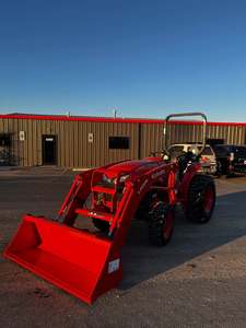 Tractor Agrícola Compacto Kubota L2502HST para Operaciones Diarias en el Campo y Rendimiento Confiable en Propiedades Residenciales - Product Image 6