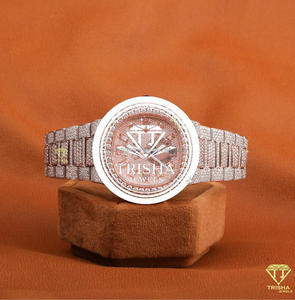 Elegante reloj de moda para mujer con brazalete de acero inoxidable y diseño de esfera texturizada - Product Image 1