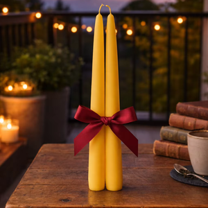 Velas Cónicas Amarillas Premium - Juego de 2 Velas Hechas a Mano Sin Humo Sin Aroma para Halloween, Navidad, Bodas, Decoración del Hogar - Product Image 1