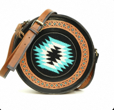 Bolso bandolera redondo estilo cantina occidental con diseño de alfombra azteca, bolso cruzado bohemio estilo western de calidad premium al por mayor - Product Image 6