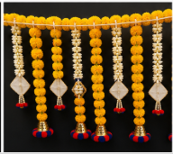 Guirnalda Tradicional de Marigold y Jazmín para Puerta con Dijes de Perlas y Diamantes, Campanas y Borlas de Pompones para Decoración Festiva del Hogar - Product Image 2