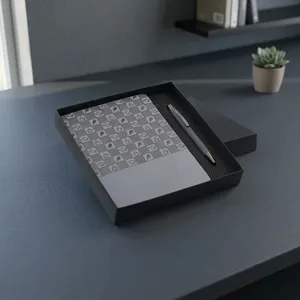 Set Regalo di Lusso per Business: Quaderni Personalizzati con Copertina Rigida, Penne Coordinate e Accessori Professionali Premium - Product Image 3