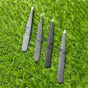 Ensemble de pinces à épiler personnalisées en acier inoxydable (4 pièces) pour les poils du visage, les cils et les sourcils, pour une épilation de précision - Product Image 3