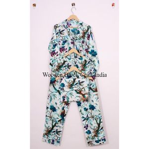 ชุดนอนผ้าฝ้ายลายดอกไม้สำหรับผู้หญิง ชุดนอนขายาว เสื้อแขนยาว ชุดนอนเข้าชุด - Product Image 5