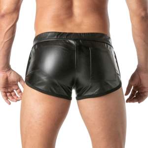 Shorts sexy rétro en cuir noir style Kinky pour homme – Tenue de club fétichiste ajustée pour soirée - Product Image 3