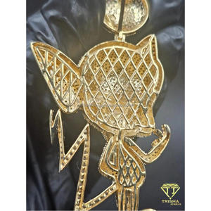 Colgante de personaje estilo anime hecho a mano en acabado plateado y dorado con piedras de diamante Moissanite VVS - Product Image 6