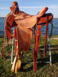 Silla de montar de cuero genuino color marrón, duradera, para caballo, en venta, diseños personalizables, silla de montar europea de cuero vintage clásica - Product Image 1