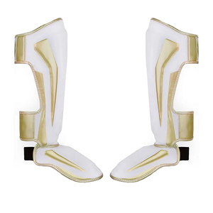 Protège-tibias MMA en cuir durable et écologique pour Muay Thai, Karaté, Kickboxing, Football et autres sports de combat - Product Image 5