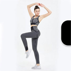 Ensemble deux pièces veste et legging pour femme, tenue de sport, course, yoga et fitness, haute qualité, sensation seconde peau, très demandé - Product Image 1