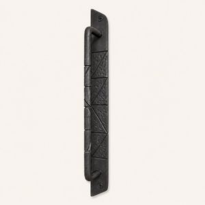 Poignée de meuble longue en fer rustique traditionnelle avec finition métallique vintage classique pour tiroirs, portes et armoires de cuisine - Product Image 3