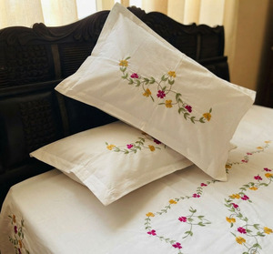 Custom Embroidery Pretty Floral 100% Cotton Duvet Cover <b>Sets</b> Classical Style Home <b>Bedding</b> <b>Sets</b> Machine Washable Home Wedding - Product Image 1