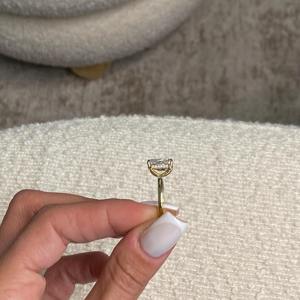 Anillo de Compromiso con Diamante Cultivado en Laboratorio de Corte Radiante de 3 Quilates _ Certificado IGI _ Halo Oculto Solitario _ Oro Sólido de 14K - Product Image 1