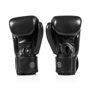 นวมชกมวยหนังแท้สีดำ Fairtex แบบรัดข้อมือด้วยแถบตีนตุ๊กแก ระบายอากาศได้ดี สำหรับผู้ใหญ่ ฝึกซ้อมมวย MMA - Product Image 4