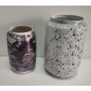 Paire de vases modernistes en métal bicolore avec bordure blanche brillante, porte-fleurs décoratif, écologique et durable pour table - Product Image 2