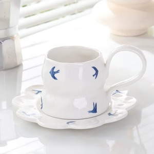 Mug en céramique haut de gamme avec un adorable motif nœud papillon et soucoupe pour un plaisir quotidien du café, magnifiquement conçu par KRAFT WORLD - Product Image 6