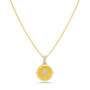 สร้อยคอจี้เพชรรูปดอกไม้ทรงเหรียญทองพร้อมลายฉลุตรงกลาง - Product Image 3