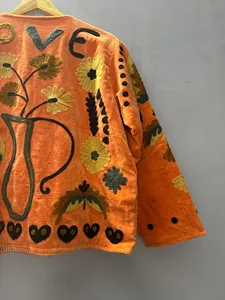 Elegante Chaqueta de Terciopelo Naranja con Bordado Floral Suzani, Patrón Hecho a Mano, Estilo Boho, Manga Larga, Cuello Redondo, Ropa de Abrigo Otoñal para Mujer - Product Image 4