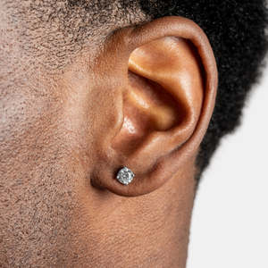 Pendientes de Plata de Ley 925 con Diamante Solitario Redondo de 4 Puntas para Hombre y Mujer - Product Image 2