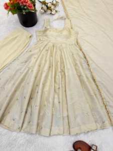 Colección de diseñador en Cosmos Gold con bordados, conjunto de vestido y dupatta completamente cosido, listo para usar. - Product Image 6