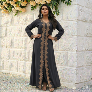 Kaftan en pierre rouge rubis avec broderie dorée |   Robe maxi marocaine de luxe pour l'Aïd, les fêtes et les mariages - Product Image 4