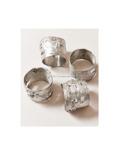 Rond de serviette en métal élégant à motifs floraux pour les mariages de printemps ou les fêtes de famille saisonnières avec un décor élaboré - Product Image 3