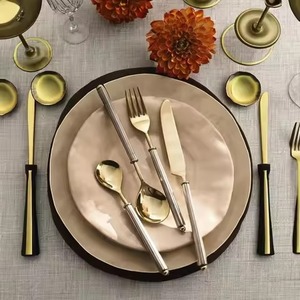 Ensemble de couverts en métal moderne, ustensiles de table durables pour cuisines contemporaines, cafés et centres de villégiature - Product Image 5