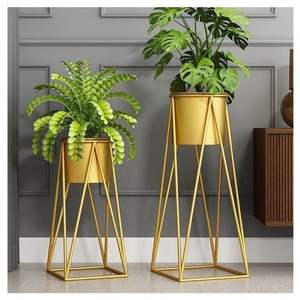 Macetas Metálicas de Alta Calidad, Macetas Decorativas para el Hogar, Macetas Modernas de Hierro Estilo Indio - Product Image 1