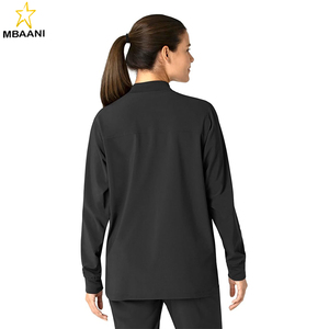 เสื้อแจ็คเก็ตครอสเฟล็กซ์สำหรับผู้หญิง ยี่ห้อ Scrubs รุ่น Force พร้อมกระเป๋า 4 ช่อง - Product Image 4