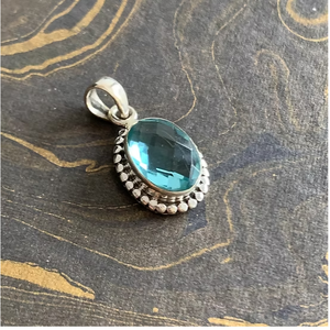 Colgante Étnico de Plata de Ley 925 con Borde de Cuentas, Ovalado, con Topacio Azul, Ideal para Regalo de Aniversario - Product Image 5