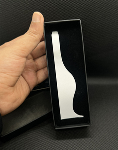 Nueva Llegada: Maquinilla de Afeitar Saaqaans Enterprises Barber Dominican de Acero Inoxidable Negro Mate con Hoja Curva y Cuchilla Reemplazable Personalizada - Product Image 4