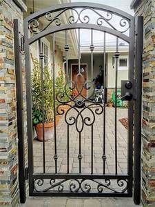 Puerta Doble Tradicional de Hierro Forjado Decorativa con Adornos, Colores Personalizados, Seguridad Reforzada, Entradas Elegantes para Propiedades, Marca TTD - Product Image 2