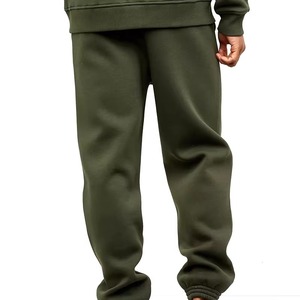 Conjunto deportivo informal de dos piezas para mujer: sudadera con capucha y cremallera con puños y pantalones jogger. - Product Image 2