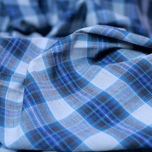 Factory Wholesale Eco <b>Fabric</b> Corner 100% Organic Khadi Cotton <b>Fabric</b> <b>Medium</b> Weight Handwoven Blue Checkered Breathable Quick-Dry - Product Image 1