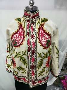 Veste Suzani couleur crème, faite à la main, brodée, veste pour femme, style vintage, broderie Suzani, manteau bohème, veste florale ethnique - Product Image 3