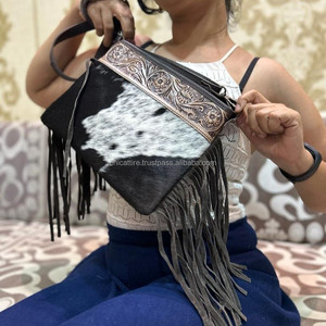 Venta caliente Nuevo diseñador Mano Tooled Fringe Bolso Pelo en cuero de vaca Tallado Sling Bags para mujeres Multi Usos Bolsos elegantes - Product Image 2