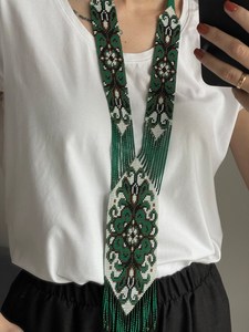 Collier long bleu tendance pour femme, collier perlé Gerdan, perles ukrainiennes, motif géométrique, idéal pour mariage et soirée - Product Image 3