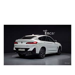 BMW X4 XDrive20i M Sport 2023 avec boîte de vitesses automatique, direction à gauche et caméra de recul, seulement 8 325 km parcourus - Product Image 2