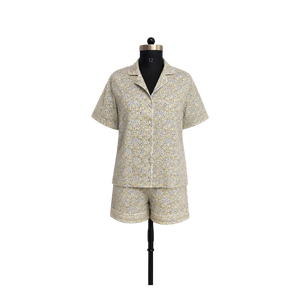 Conjunto de Pijama Amarillo Mostaza con Estampado Floral Hecho a Mano, Camisa de Manga Corta y Pantalones Cortos de Algodón para Mujer, Obra Maestra Hecha a Mano - Product Image 1