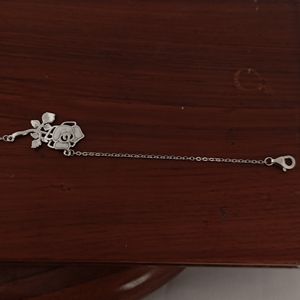 Bracelet à breloques en forme de rose en argent sterling 925, finition rhodiée, bracelet chaîne minimaliste à motif floral, bijoux élégants pour femmes - Product Image 3